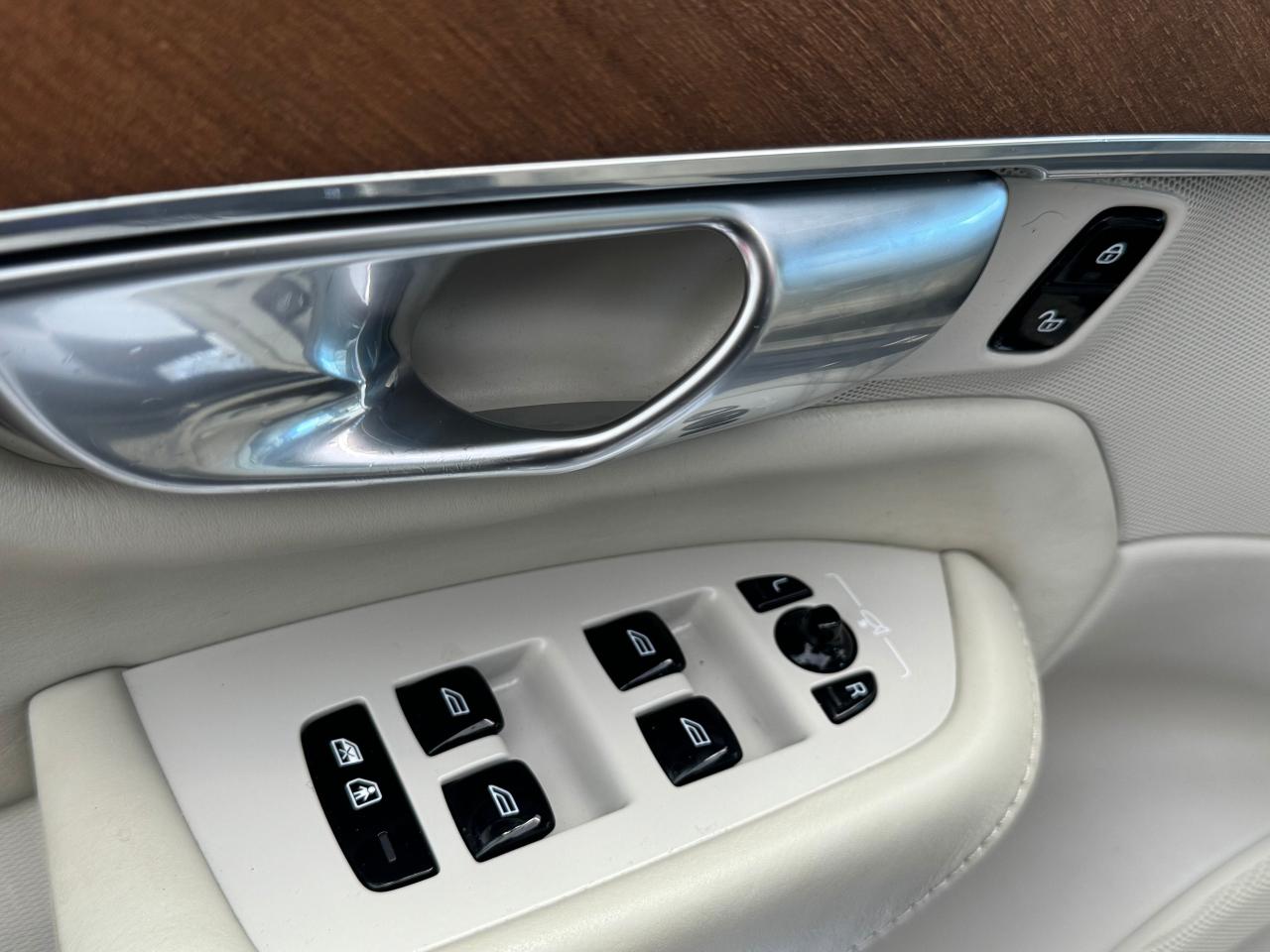 2019 Volvo XC90 Inscription T6 AWD 7 Passenger+CLEAN CARFAX - Photo #48
