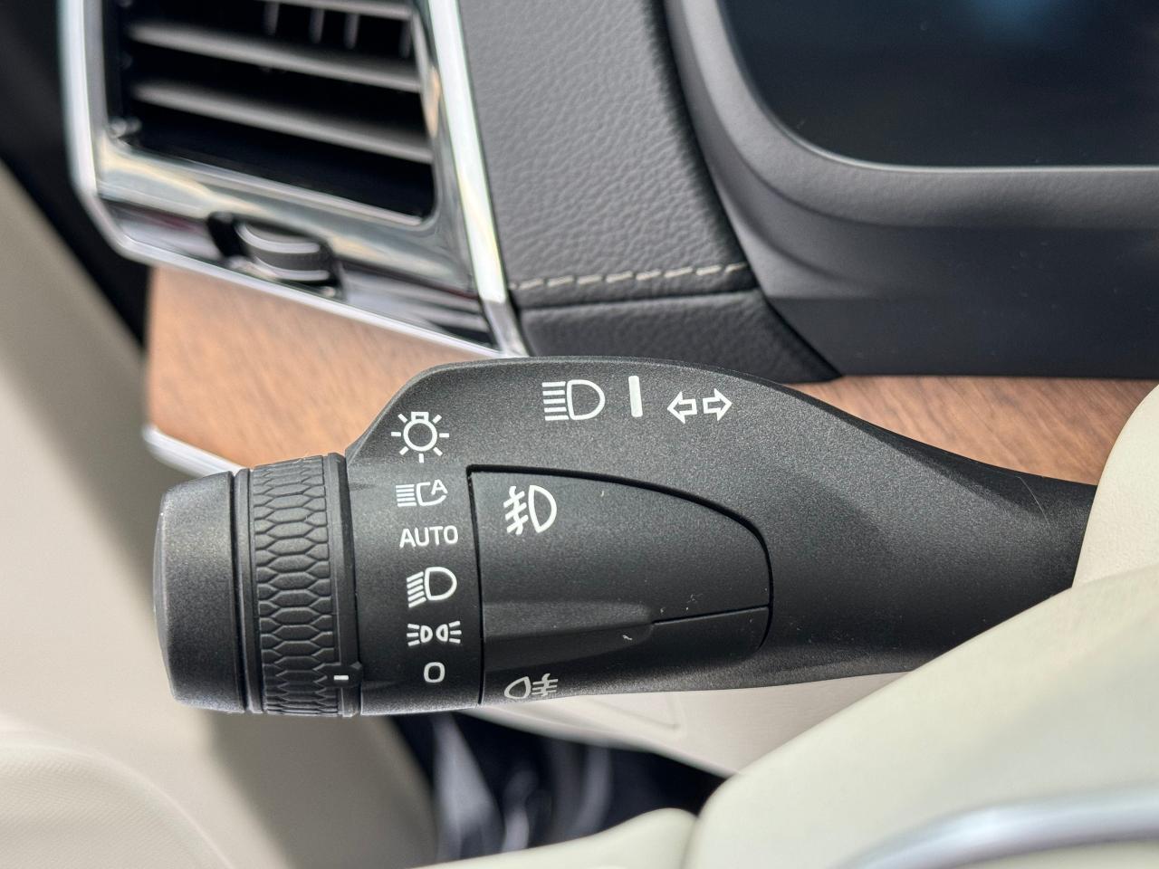 2019 Volvo XC90 Inscription T6 AWD 7 Passenger+CLEAN CARFAX - Photo #54