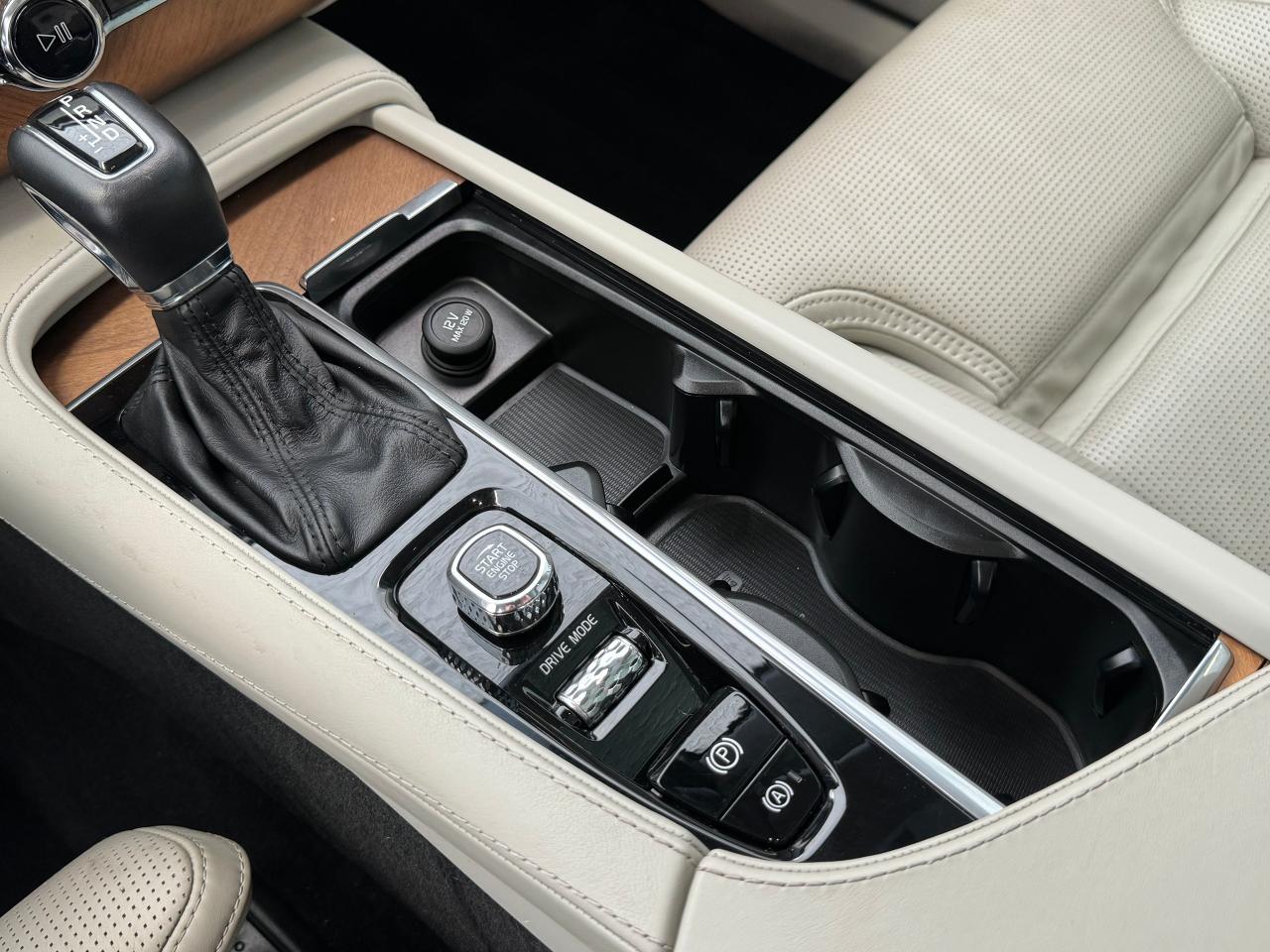 2019 Volvo XC90 Inscription T6 AWD 7 Passenger+CLEAN CARFAX - Photo #42