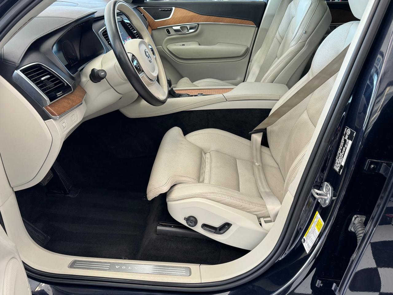 2019 Volvo XC90 Inscription T6 AWD 7 Passenger+CLEAN CARFAX Photo89