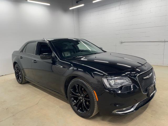 2018 Chrysler 300 S Photo1