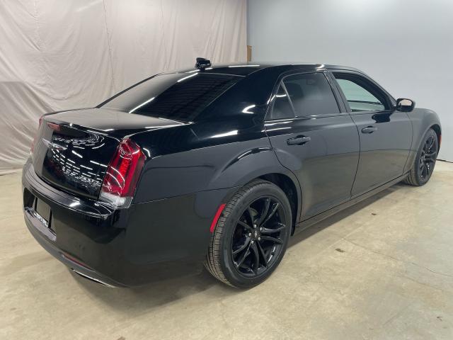 2018 Chrysler 300 S Photo6