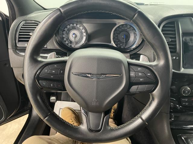 2018 Chrysler 300 S Photo8