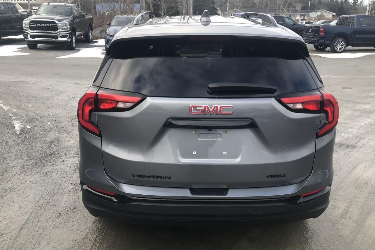 2021 GMC Terrain SLE Photo8