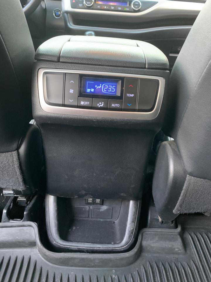 2019 Toyota Highlander XLE-1 LOCAL OWNER! NO INSUR. CLAIMS!! FULLY LOADED - Photo #9