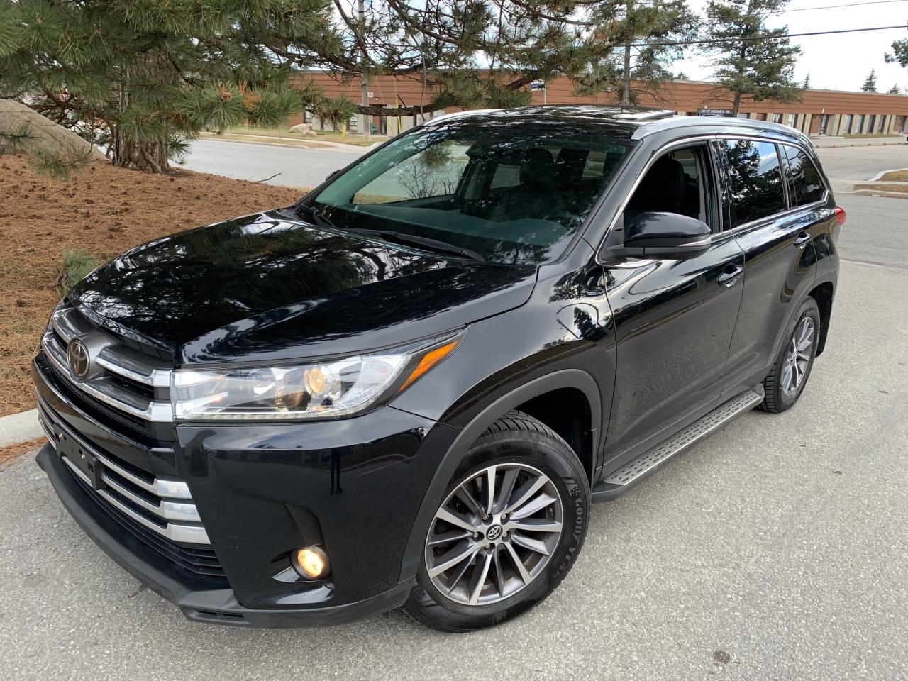 2019 Toyota Highlander XLE-1 LOCAL OWNER! NO INSUR. CLAIMS!! FULLY LOADED Photo2