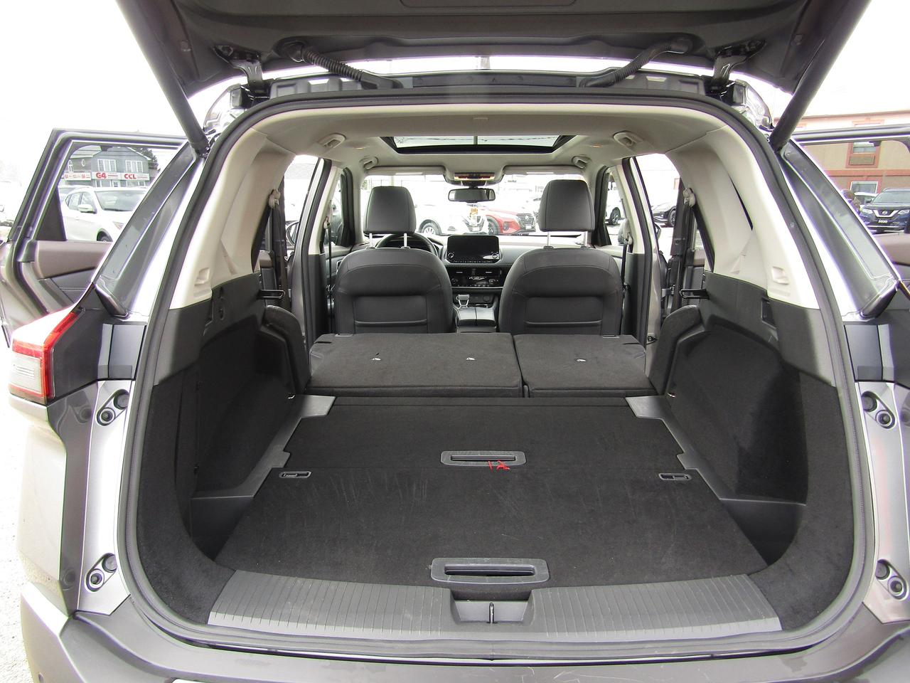 2022 Nissan Rogue Platinum Photo