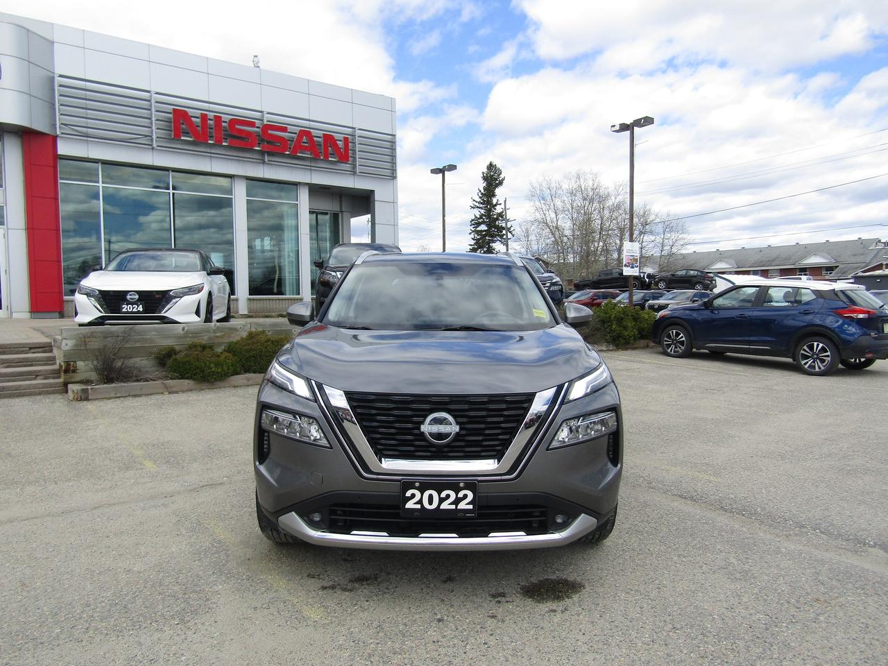 2022 Nissan Rogue Platinum Photo1