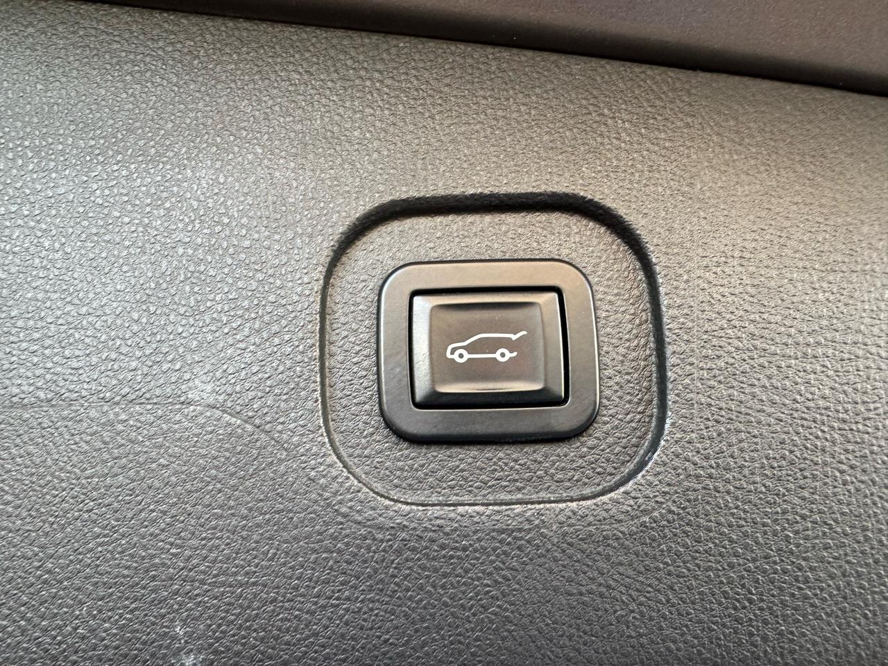 2011 Chevrolet Equinox LTZ - Photo #15