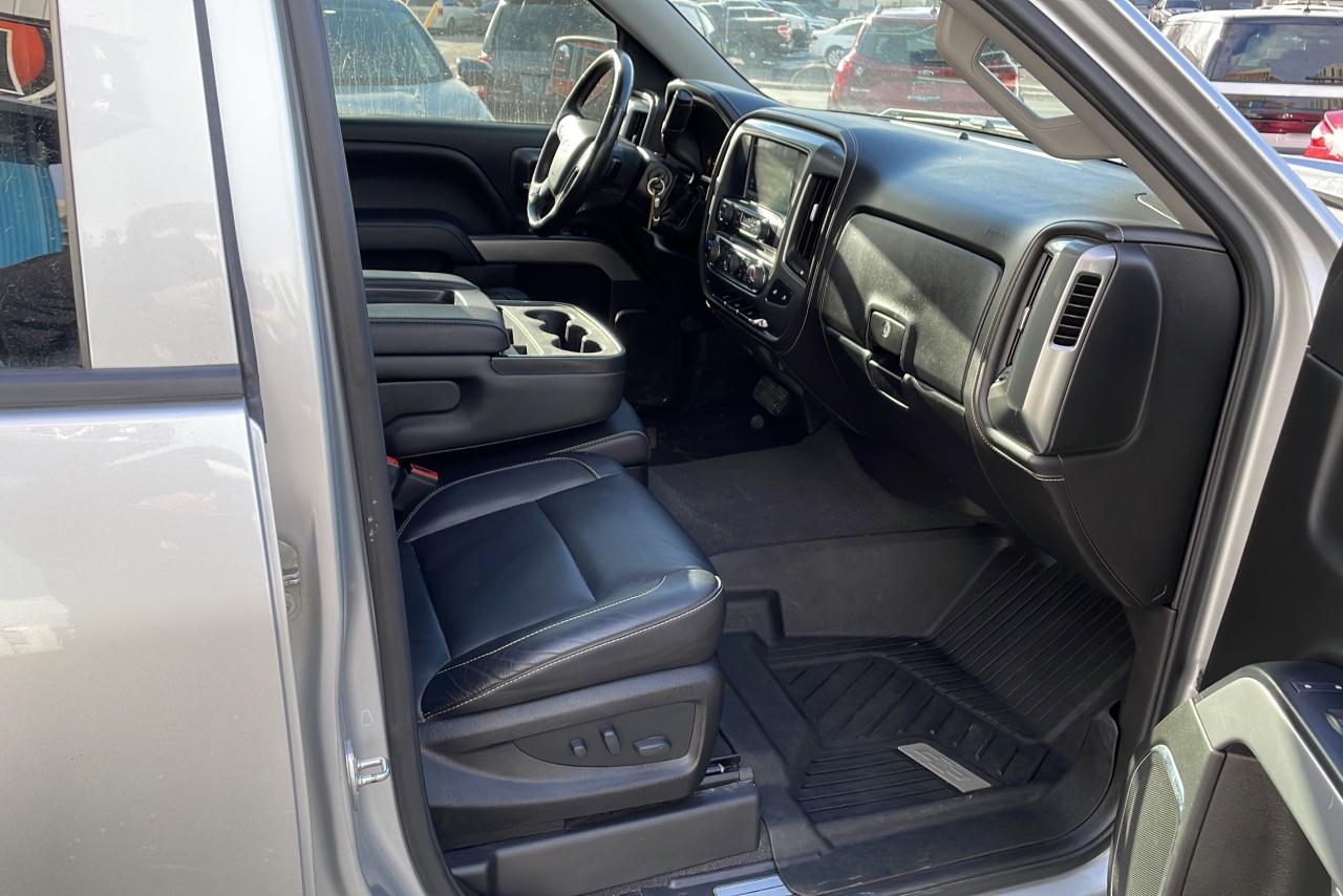 2018 Chevrolet Silverado 1500 LTZ Crew Cab Z71 4x4 **Leather/5.3L/Sunroof** - Photo #15