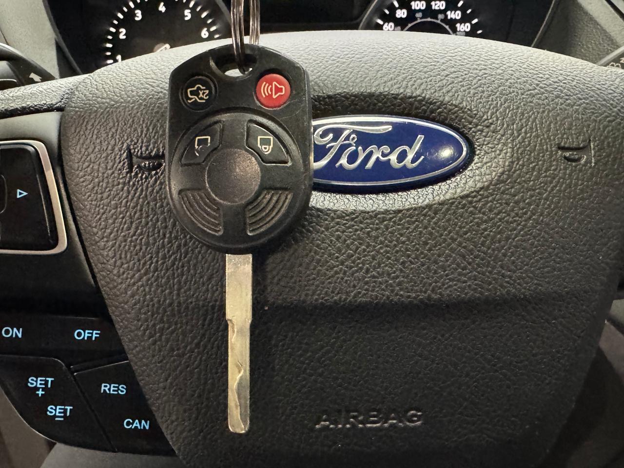 2017 Ford Escape SE SPORT+Power Gate+GPS+ApplePlay+CLEAN CARFAX Photo17