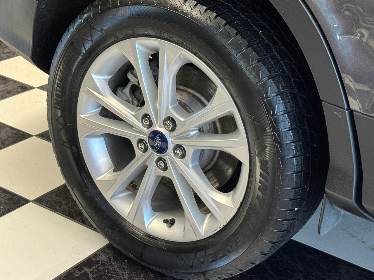 2017 Ford Escape SE SPORT+Power Gate+GPS+ApplePlay+CLEAN CARFAX - Photo #50