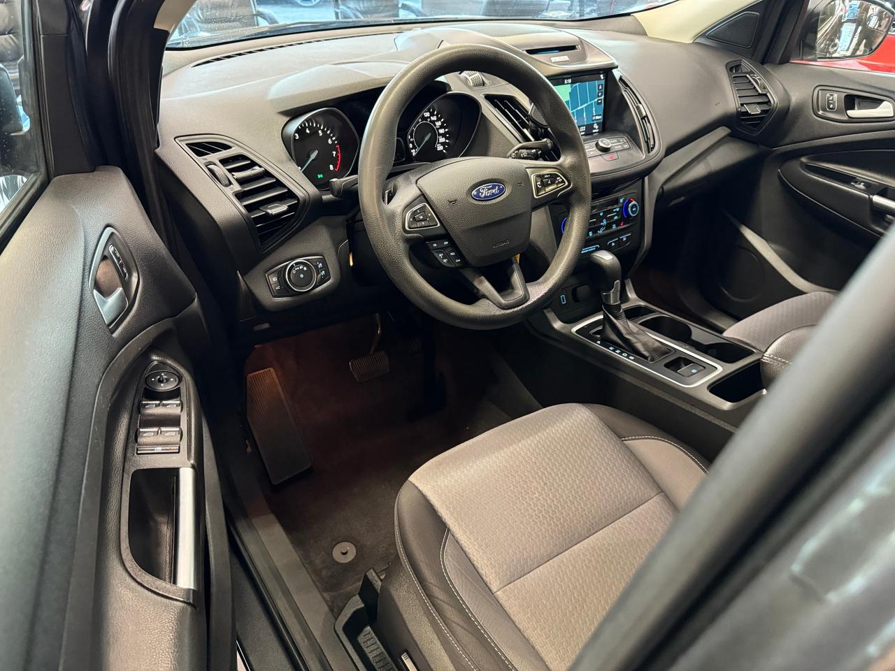 2017 Ford Escape SE SPORT+Power Gate+GPS+ApplePlay+CLEAN CARFAX Photo78