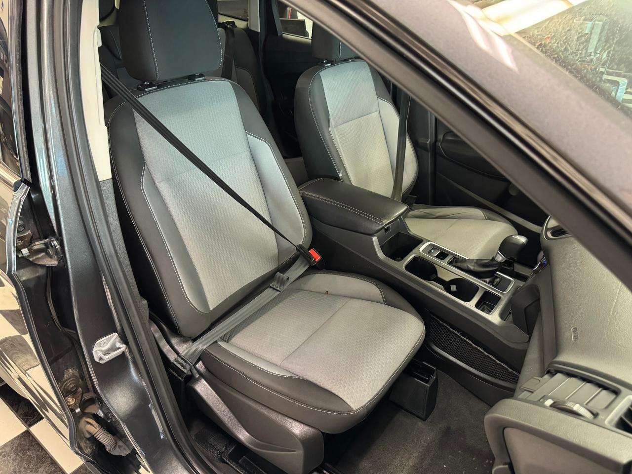 2017 Ford Escape SE SPORT+Power Gate+GPS+ApplePlay+CLEAN CARFAX Photo83