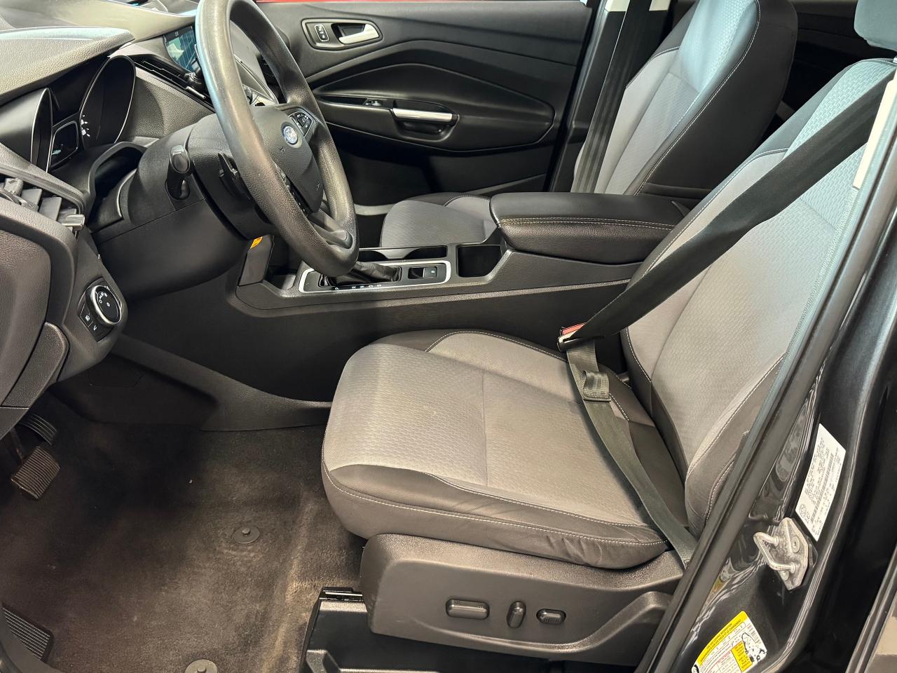 2017 Ford Escape SE SPORT+Power Gate+GPS+ApplePlay+CLEAN CARFAX Photo79