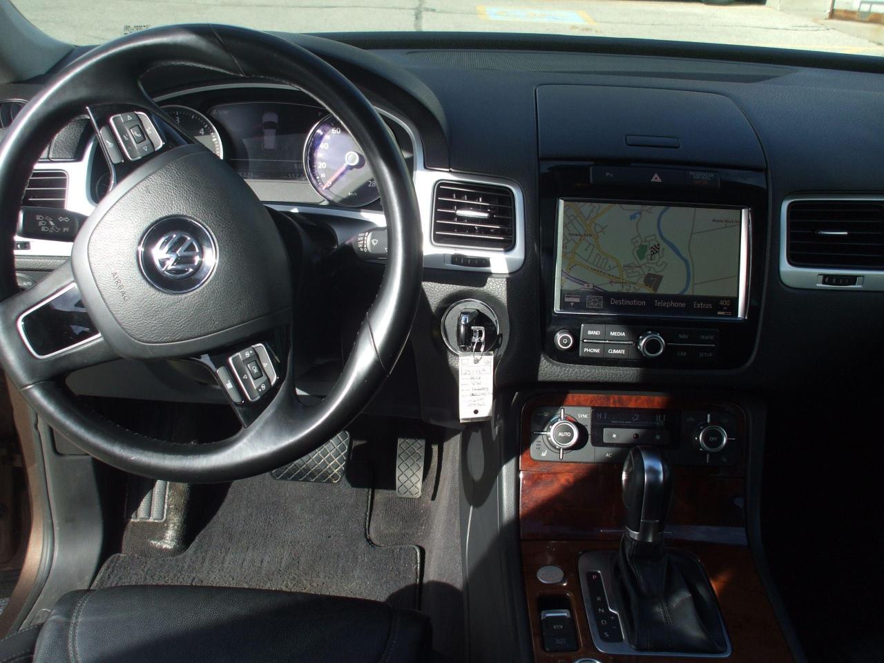 2012 Volkswagen Touareg TDI,Highline,AWD,Certified,Leather,GPS,Sunroof,Fog - Photo #13