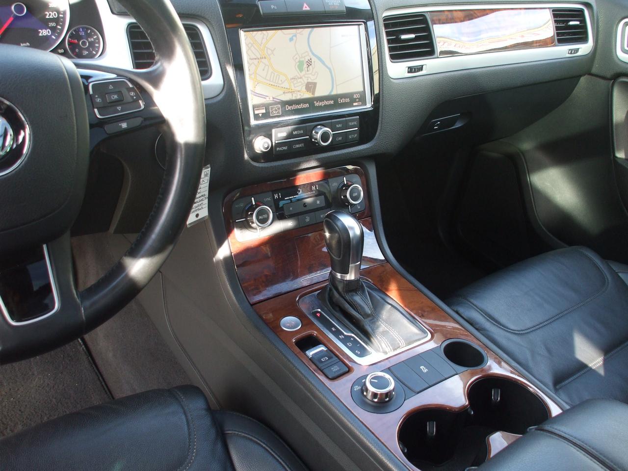 2012 Volkswagen Touareg TDI,Highline,AWD,Certified,Leather,GPS,Sunroof,Fog Photo
