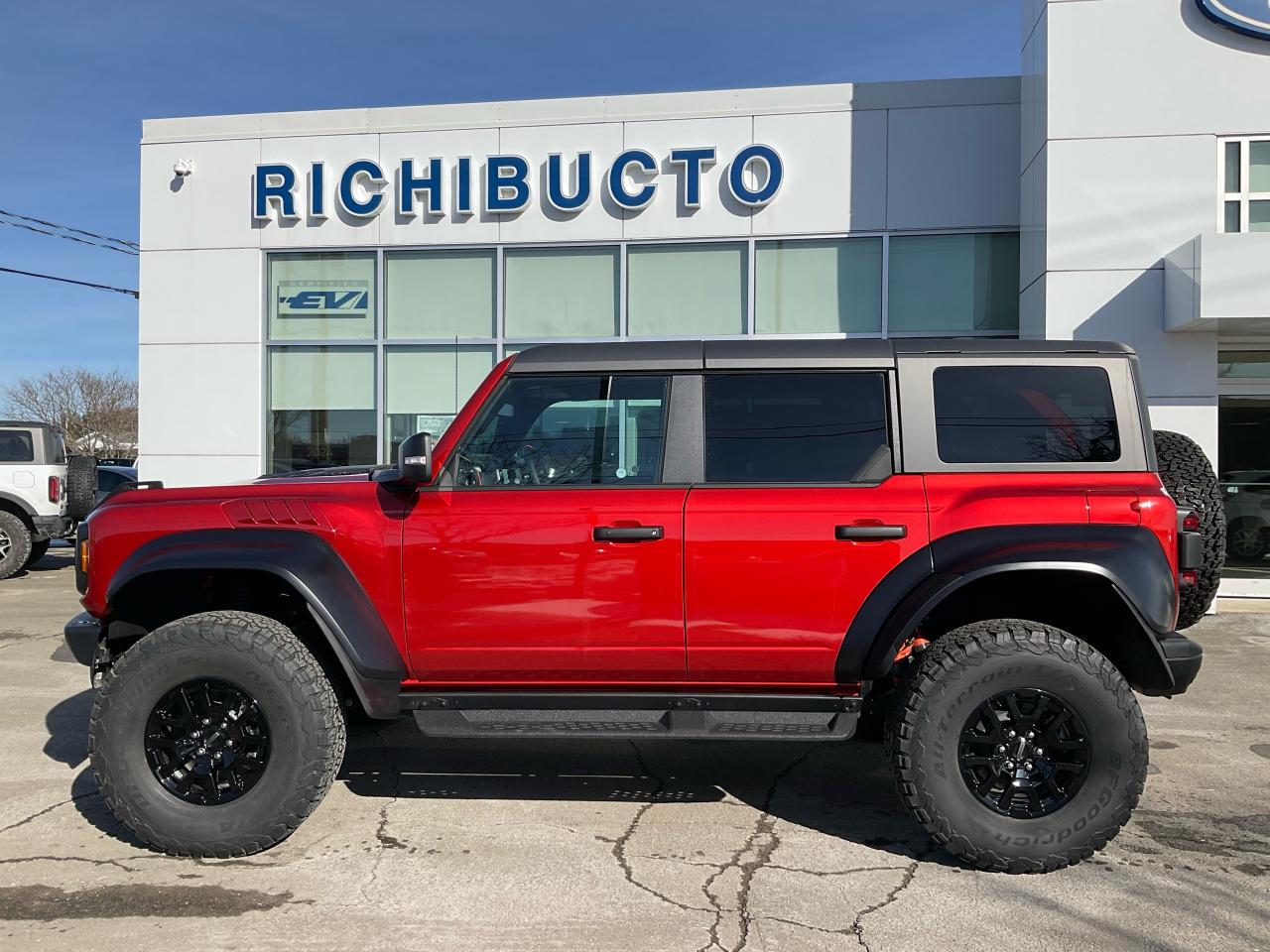 2023 Ford Bronco Raptor Photo4