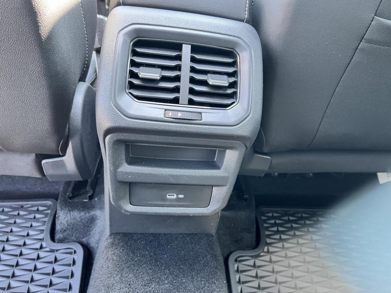 10956860