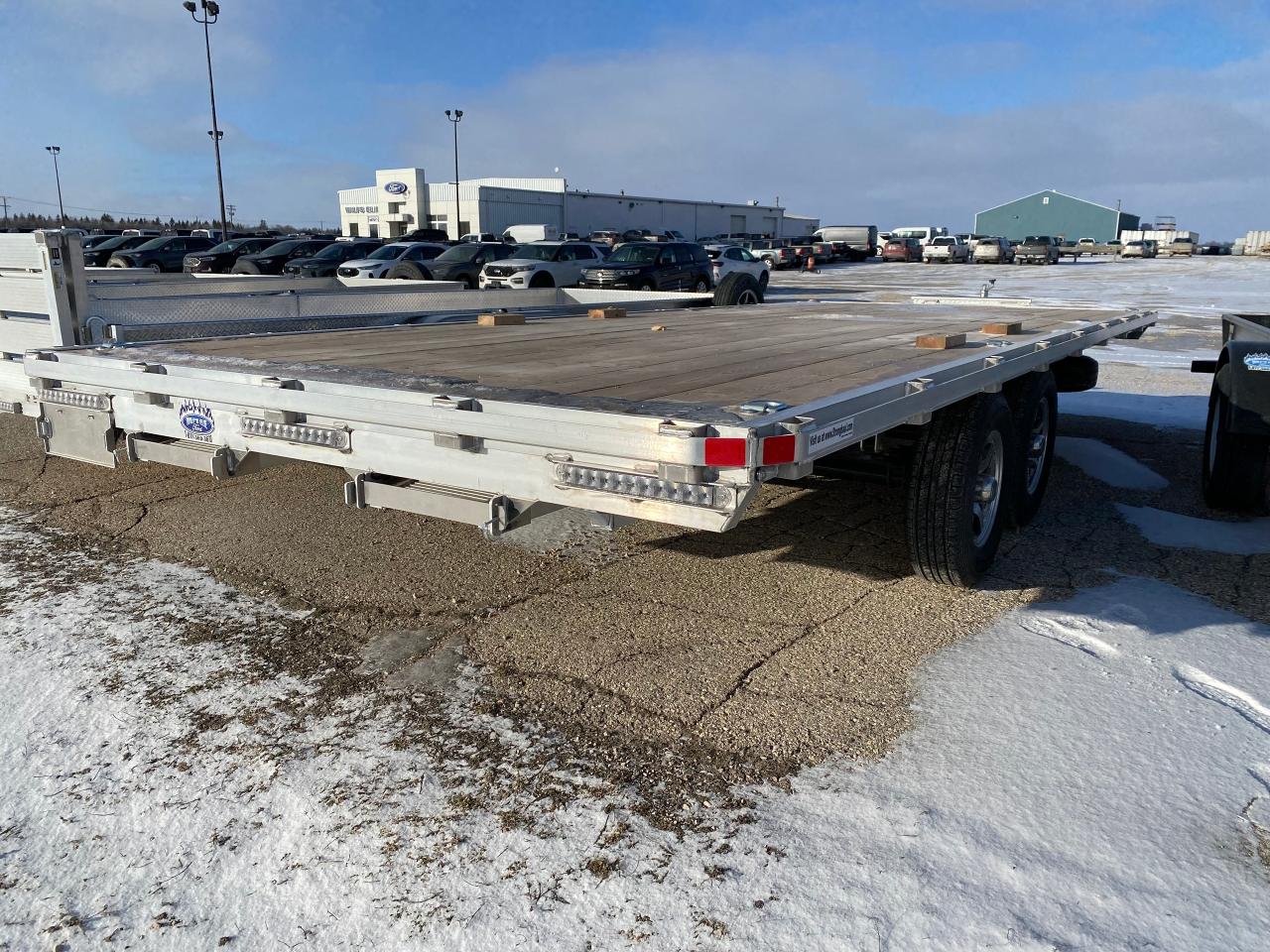 2024 Stronghaul Trailer 101" x 20' Deckover Photo5