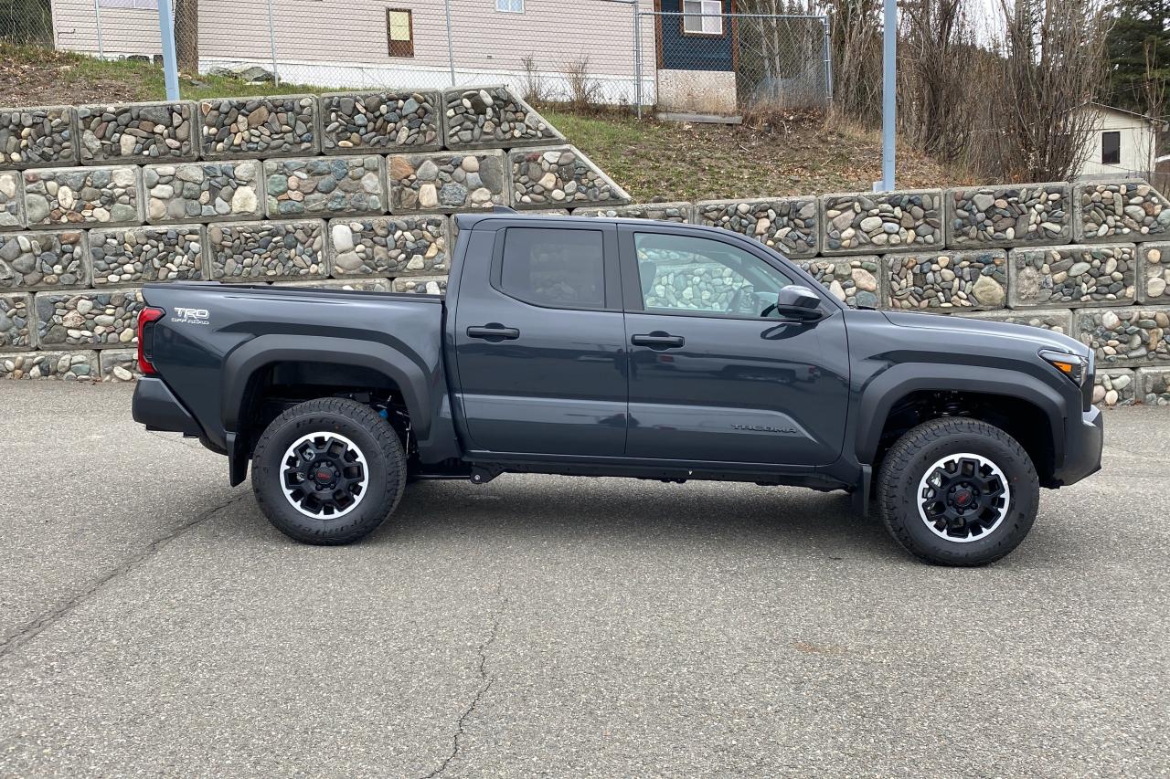 2024 Toyota Tacoma DOUBLE CAB TRD OFF ROAD Photo