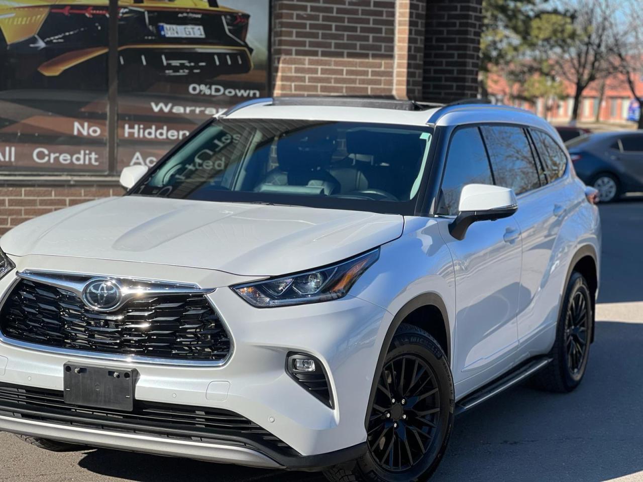 2023 Toyota Highlander LIMITED  Photo2