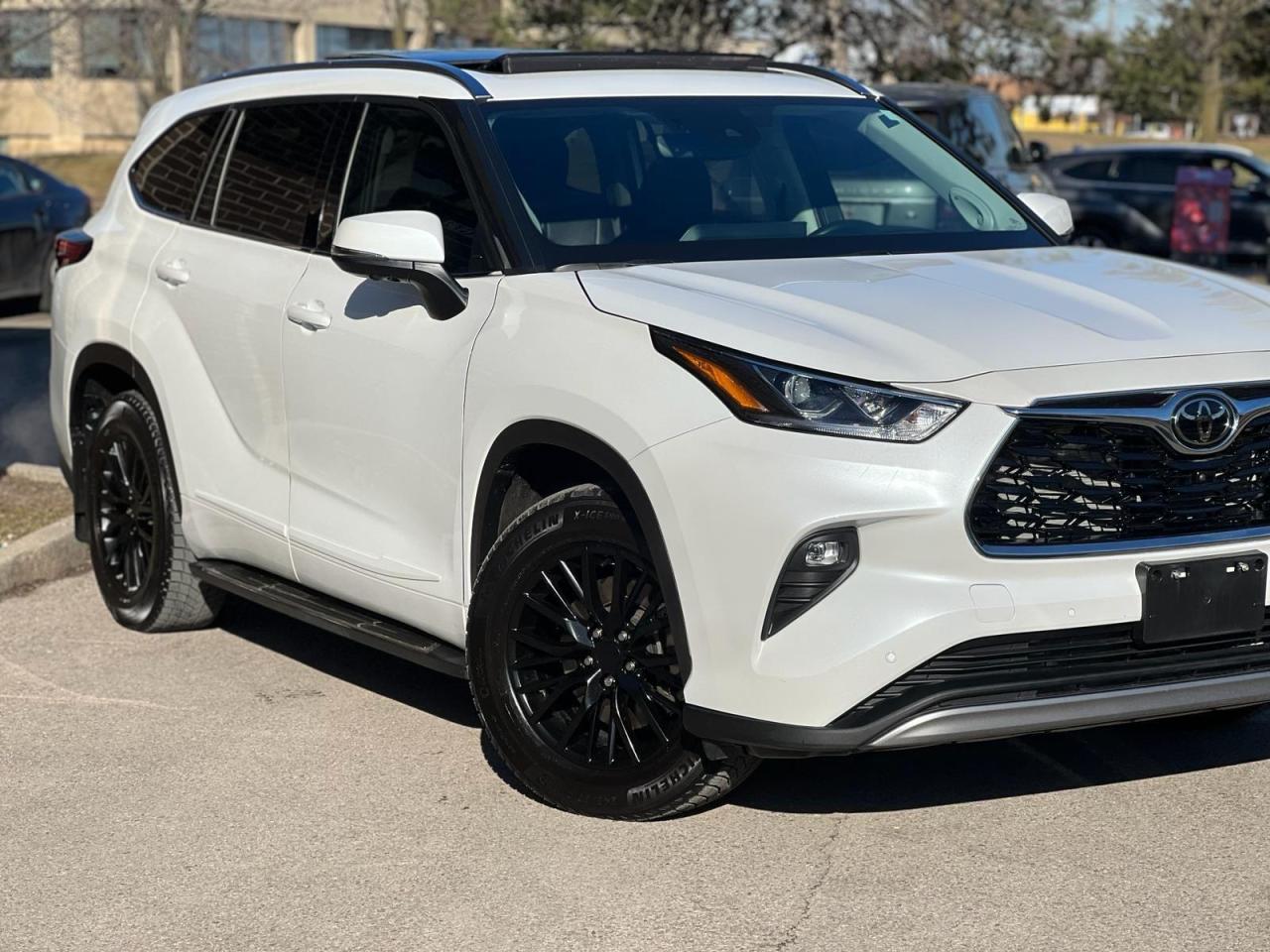 2023 Toyota Highlander LIMITED  Photo3