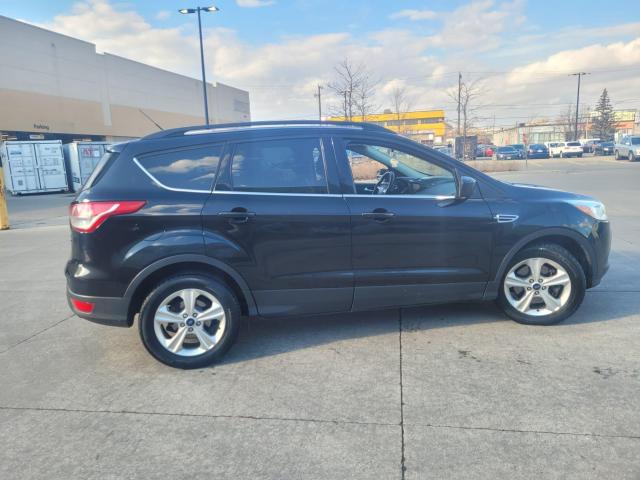 2015 Ford Escape SE, 4WD, Leather Roof, Auto, Low km, warranty ava