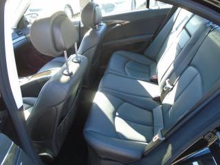 2009 Mercedes-Benz E-Class DIESEL/ SHOWROOM CONDITION/ LOADED / ONE OWNER / - Photo #13