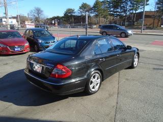 2009 Mercedes-Benz E-Class DIESEL/ SHOWROOM CONDITION/ LOADED / ONE OWNER / - Photo #5