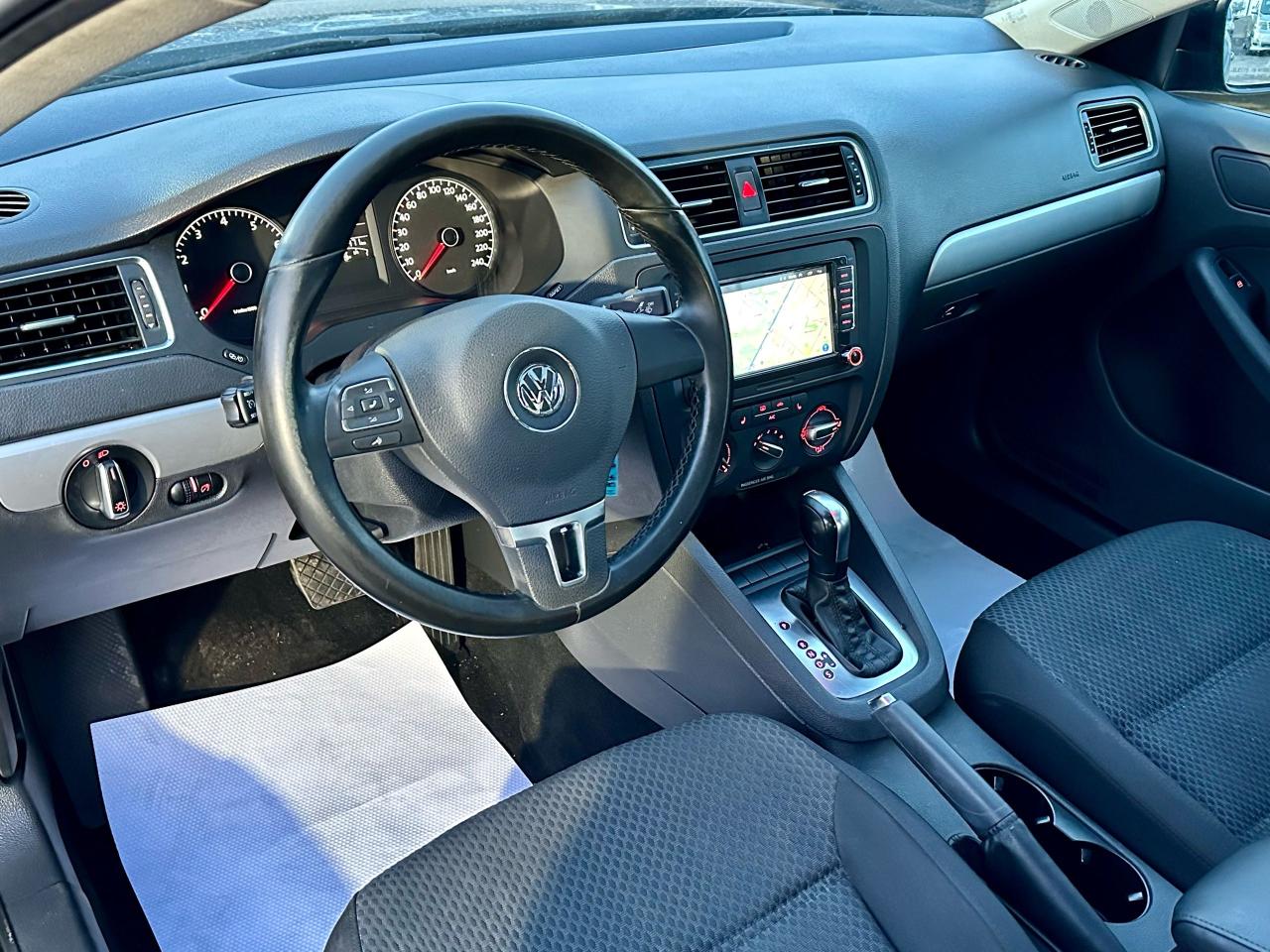 2013 Volkswagen Jetta  - Photo #19