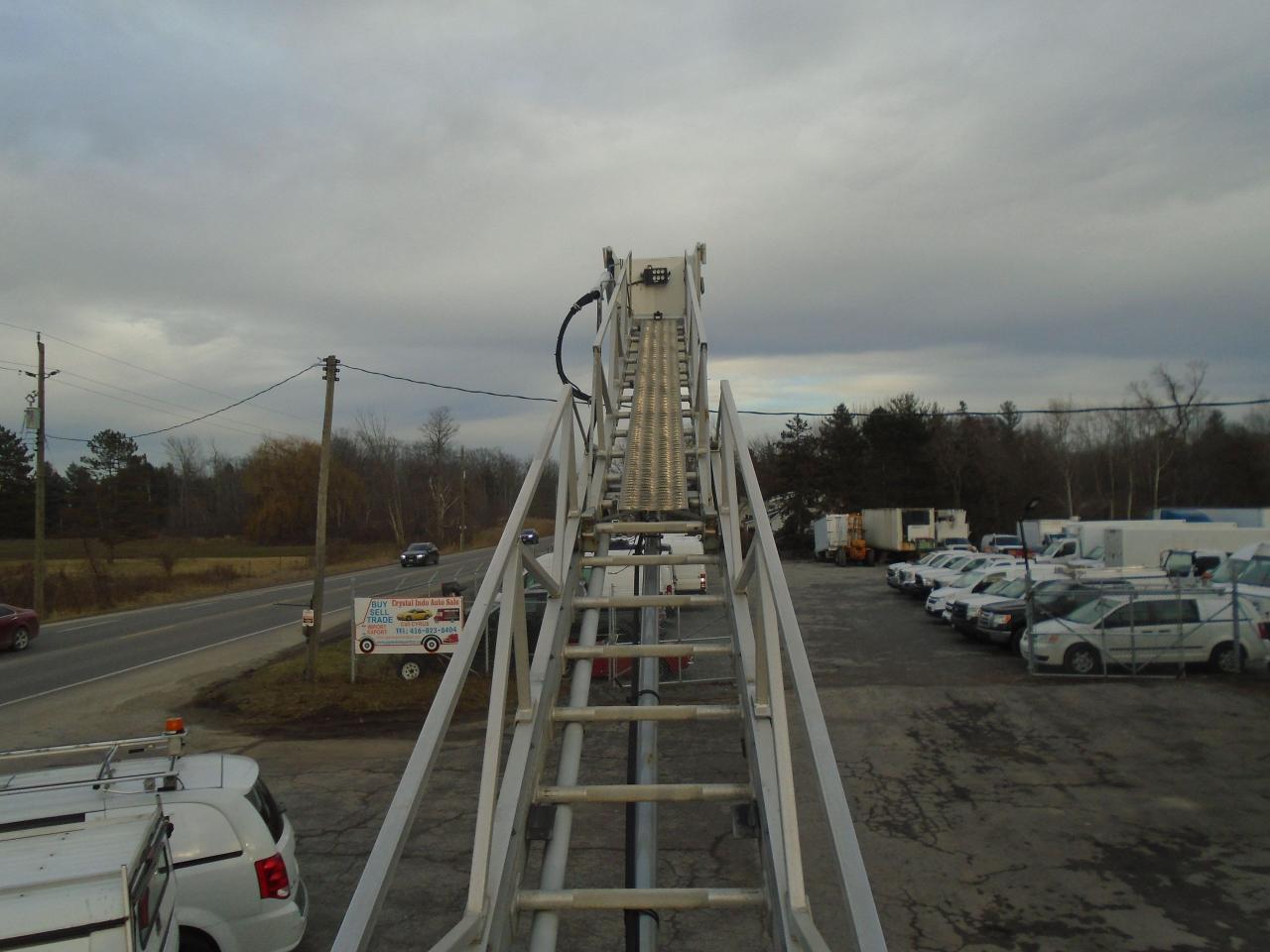 2011 Chevrolet Express 3500 BUCKET TRUCK - Photo #5
