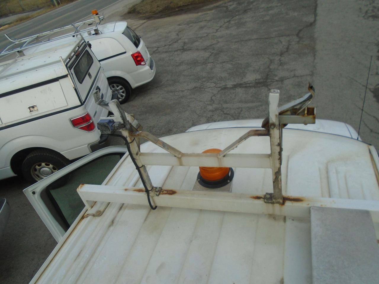 2011 Chevrolet Express 3500 BUCKET TRUCK - Photo #13