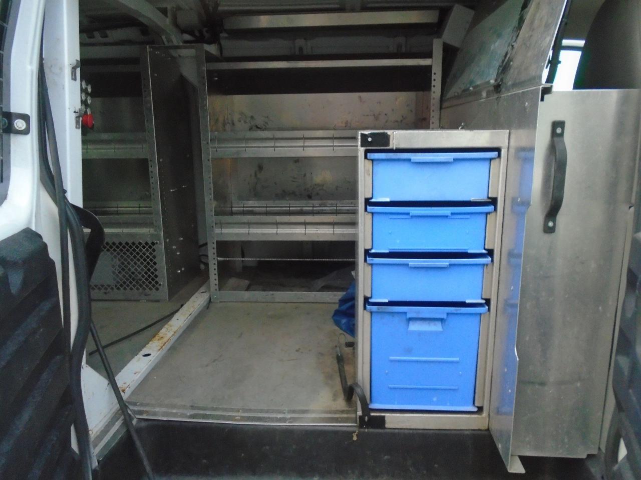 2011 Chevrolet Express 3500 BUCKET TRUCK - Photo #18