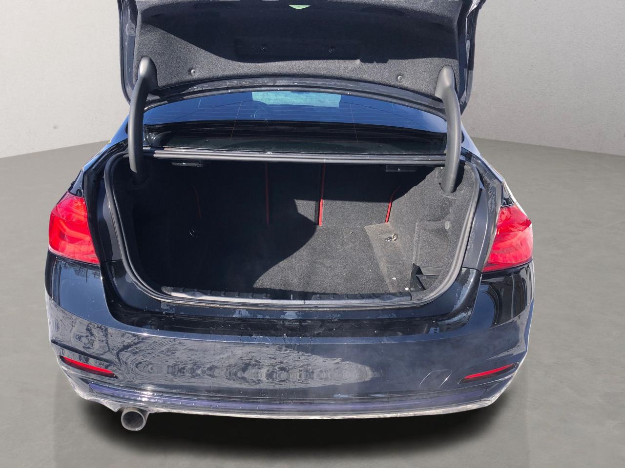 2017 BMW 3 Series 320i xDrive / NAV / H.SEATS / SUNROOF / MOONROOF