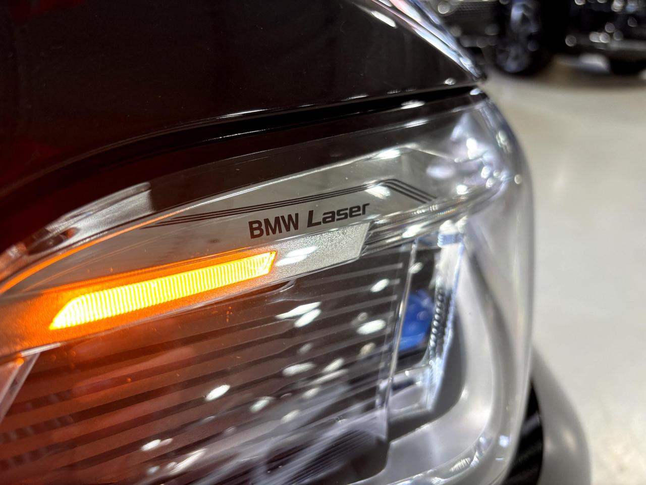 2023 BMW X5 M50i|INDIVIDUAL|NAV|HUD|GLASSCONTROLS|SKYLOUNGE|++ - Photo #3