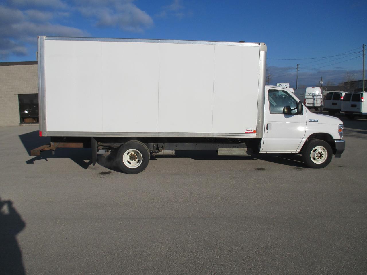 2022 Ford E450 E-450 DRW 176" WB - Photo #4