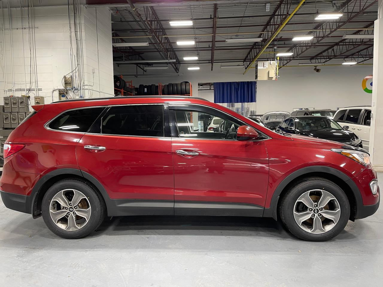 2016 Hyundai Santa Fe FWD 4DR 3.3L AUTO - Photo #6