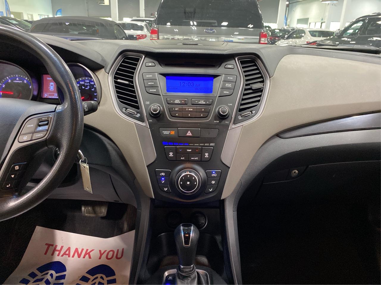 2016 Hyundai Santa Fe FWD 4DR 3.3L AUTO - Photo #15