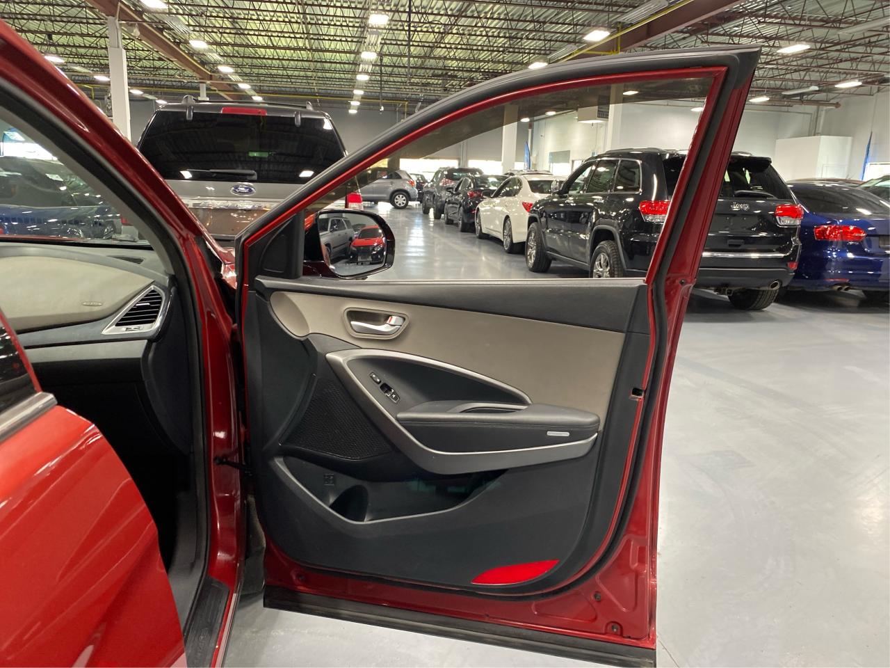 2016 Hyundai Santa Fe FWD 4DR 3.3L AUTO - Photo #21