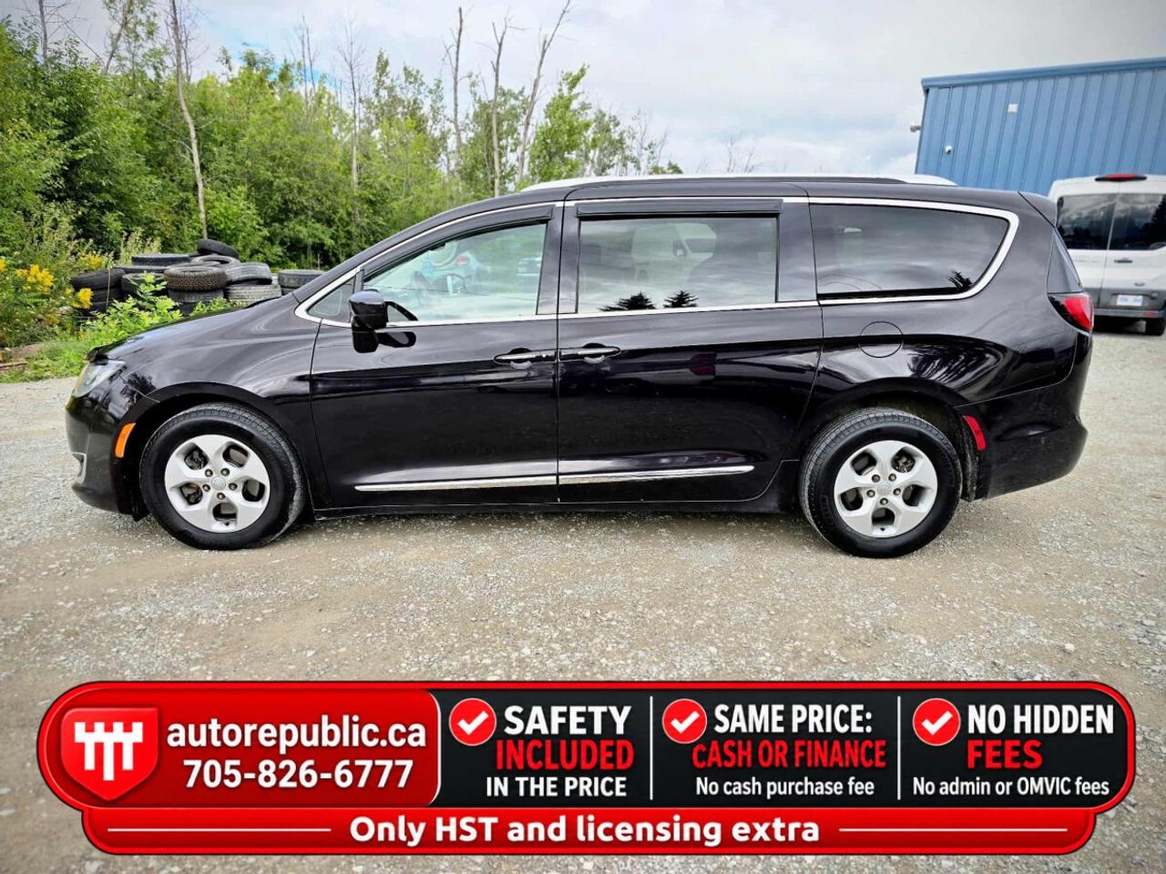 2017 Chrysler Pacifica Touring-L Plus Certified  Loaded Well Maintained Photo1