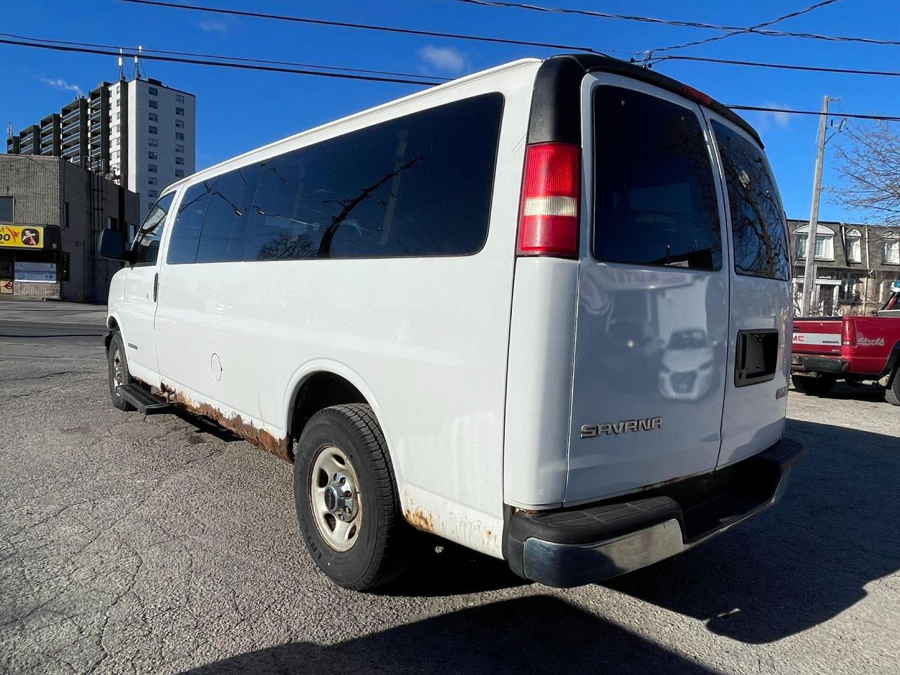 2003 GMC Savana Savana/13 Passengers/Being sold AS-IS/No Accident. - Photo #3