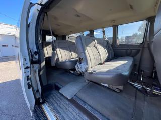 2003 GMC Savana Savana/13 Passengers/Being sold AS-IS/No Accident. - Photo #12