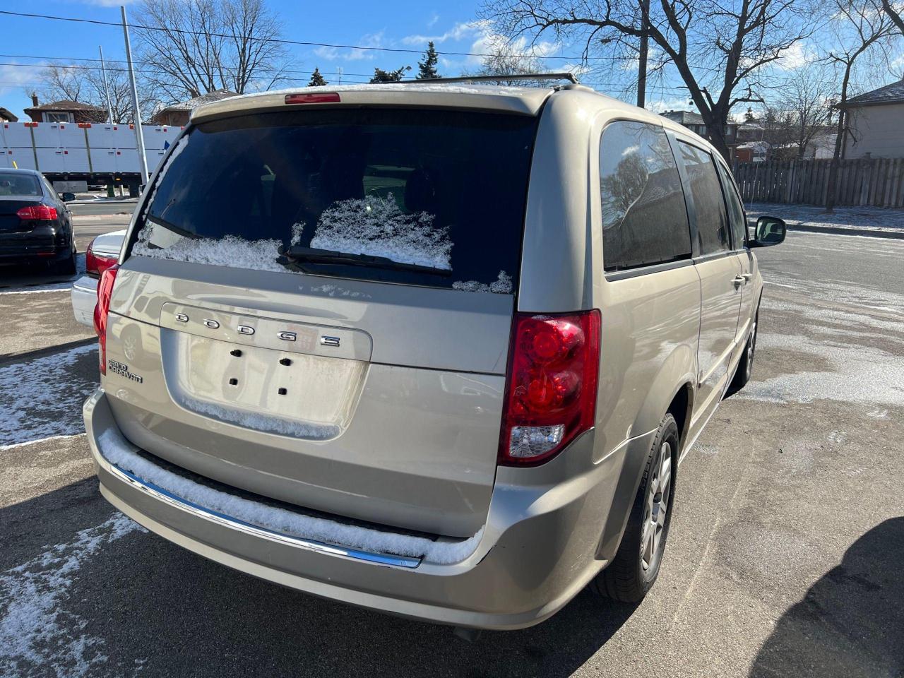 2013 Dodge Grand Caravan SXT - Photo #2