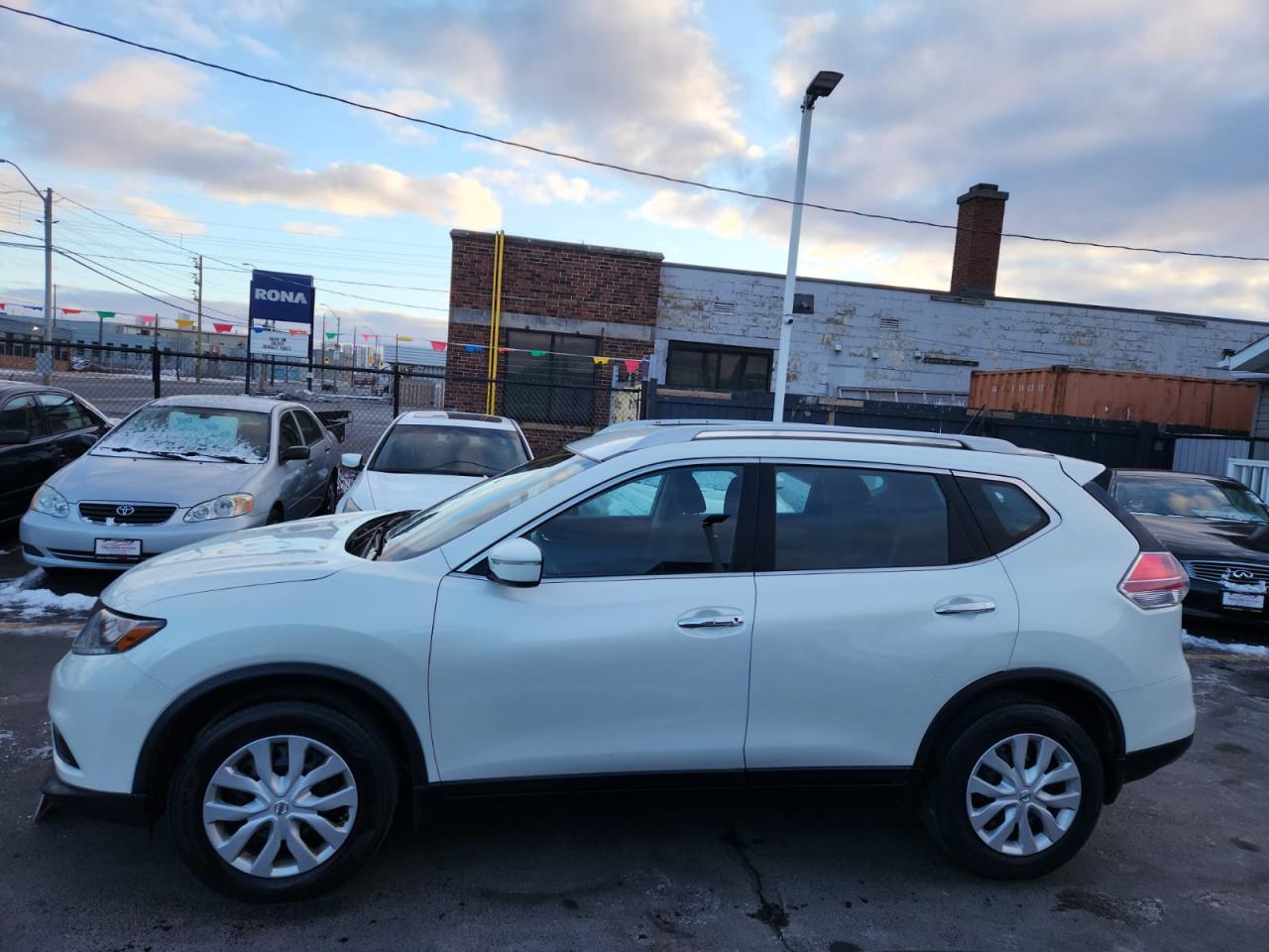 2015 Nissan Rogue FWD 4dr S - Photo #4