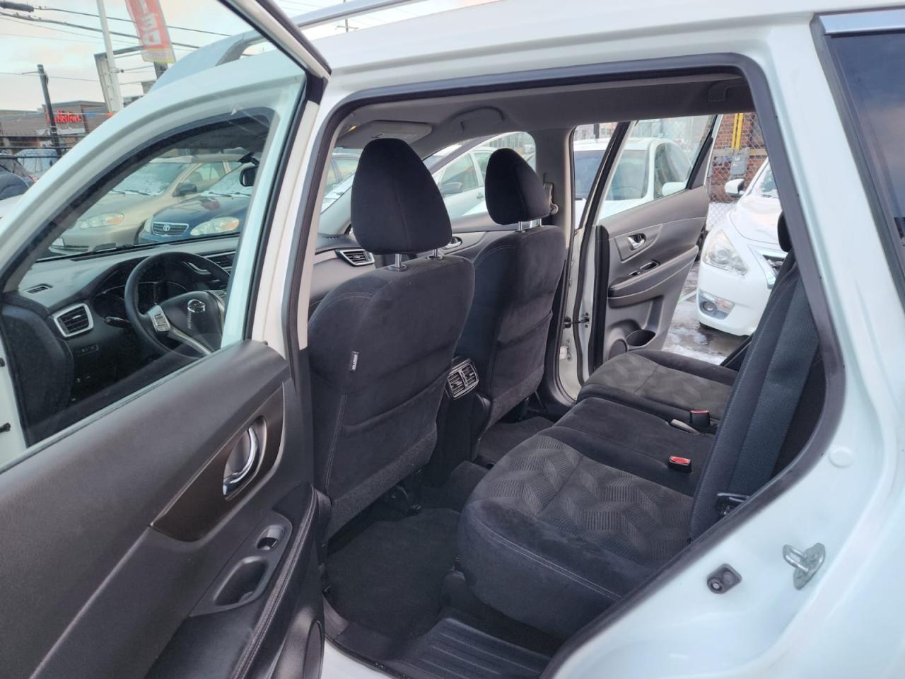 2015 Nissan Rogue FWD 4dr S - Photo #26