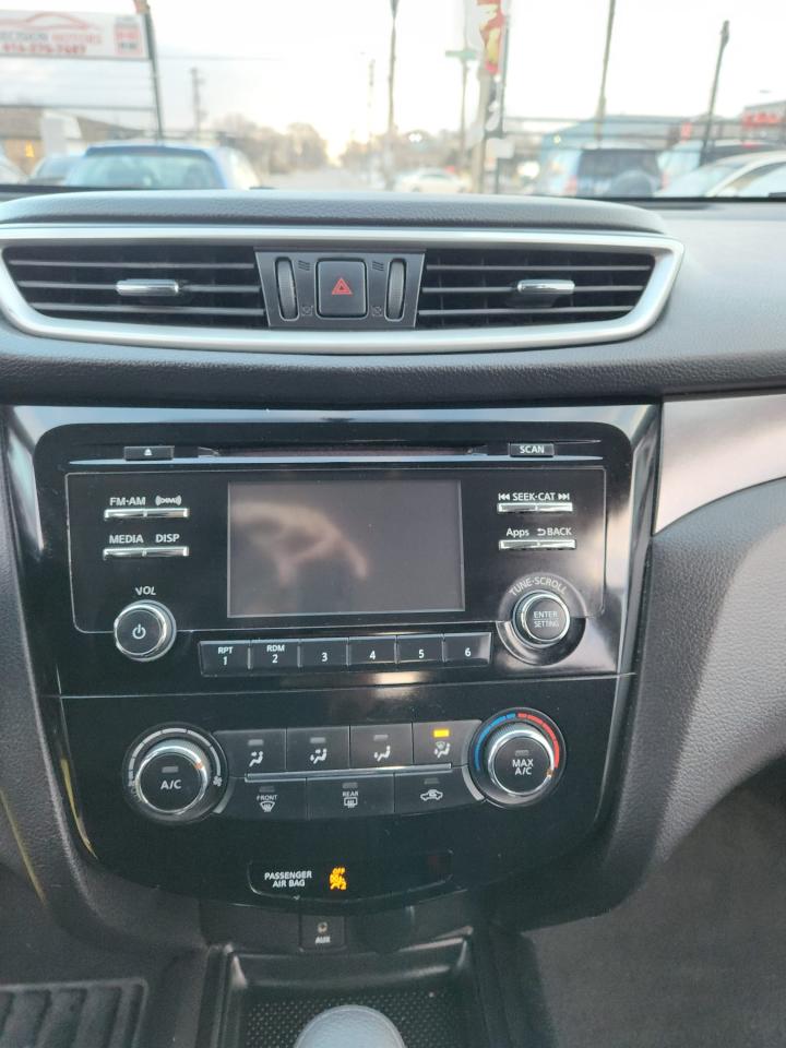 2015 Nissan Rogue FWD 4dr S - Photo #18