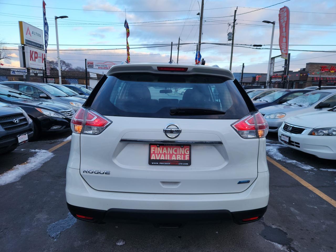 2015 Nissan Rogue FWD 4dr S - Photo #30