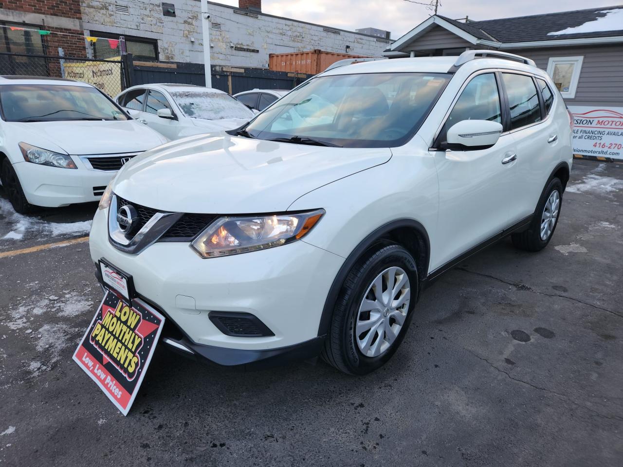 2015 Nissan Rogue FWD 4dr S - Photo #2
