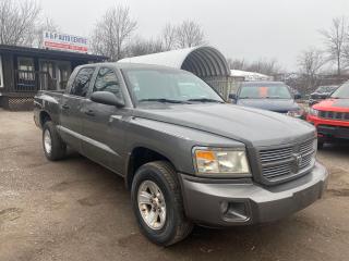 2010 Dodge Dakota 4WD Crew Cab SXT - Photo #3